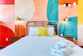 Sosuite 2BR Apt w W/d, Gym, On-site Restaurant