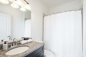 Sosuite 2BR Penthouse w W D Gym On-site Bar