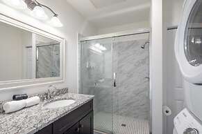 Sosuite 2BR Penthouse w W D Gym On-site Bar