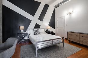 Sosuite 2BR Penthouse w W D Gym On-site Bar