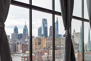 Sosuite 2BR Penthouse w W D Gym On-site Bar