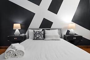 Sosuite 2BR Penthouse w W D Gym On-site Bar