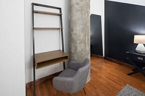 Sosuite 2BR Penthouse w W D Gym On-site Bar