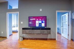 Sosuite 2BR Apt w W D Gym On-site Restaurant