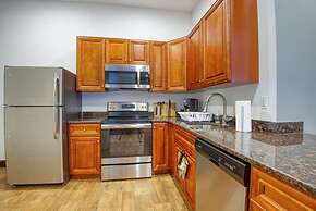 Sosuite 2BR Apt w W D Gym On-site Restaurant