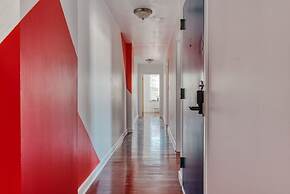 Stairway 3BR Apt w W D Home Theater