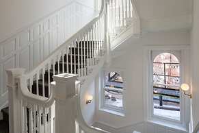 Sosuite 1BR Apt w W/d, Large Dining Seating