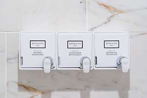 Sosuite 1BR Apt w W/d, Large Dining Seating