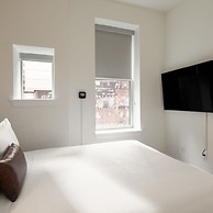 Sosuite 1BR Apt w W/d, Large Dining Seating