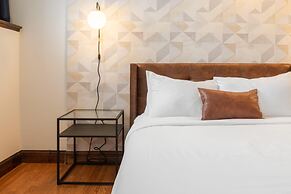 Sosuite 2BR Apt w W/d, Gym, On-site Restaurant