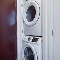 Sosuite 2BR Apt w W/d, Gym, On-site Restaurant