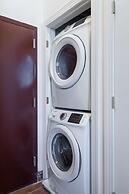 Sosuite 2BR Apt w W/d, Gym, On-site Restaurant