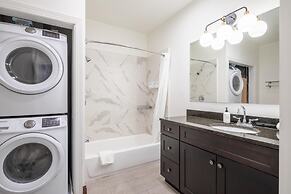 Sosuite 2BR Apt w W/d, Gym, On-site Restaurant