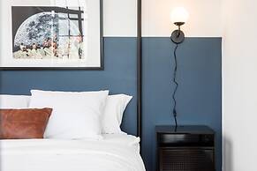 Sosuite 2BR Apt w W/d, Gym, On-site Restaurant