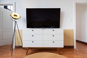 Sosuite 2BR Apt w W/d, Gym, On-site Restaurant