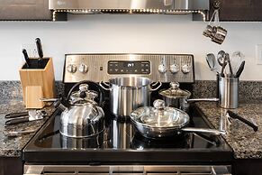 Sosuite 2BR Apt w W/d, Gym, On-site Restaurant