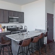 Sosuite 2BR Penthouse w Balcony W D Gym