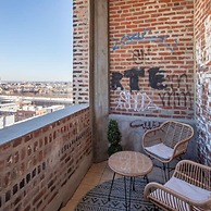 Sosuite 2BR Penthouse w Balcony W D Gym