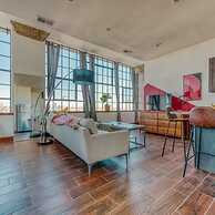 Sosuite 2BR Penthouse w Balcony W D Gym