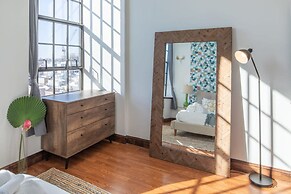 Sosuite 2BR Penthouse w Balcony W D Gym