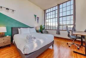 Sosuite 2BR Penthouse w Balcony W D Gym