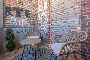 Sosuite 2BR Penthouse w Balcony W D Gym