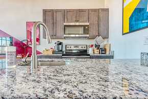 Sosuite 2BR Penthouse w Balcony W D Gym