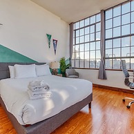 Sosuite 2BR Penthouse w Balcony W D Gym