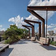 Sosuite 2BR Penthouse w Balcony W D Gym