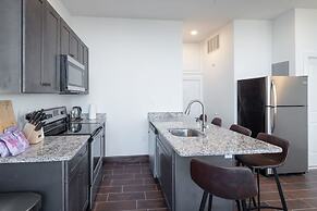 Sosuite 2BR Penthouse w Balcony W D Gym