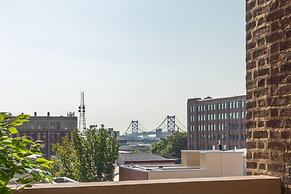 Sosuite 2BR Apt w Balcony, W/d, Gym, On-site Bar