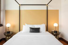 Sosuite 2BR Apt w Balcony, W/d, Gym, On-site Bar