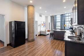 Sosuite 3BR Apt w Balcony, W/d, Gym, On-site Bar