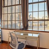 Sosuite 3BR Apt w Balcony, W/d, Gym, On-site Bar