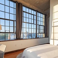 Sosuite 3BR Apt w Balcony, W/d, Gym, On-site Bar