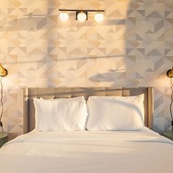 Sosuite 3BR Apt w Balcony, W/d, Gym, On-site Bar