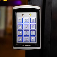 Sosuite 3BR Apt w Balcony, W/d, Gym, On-site Bar