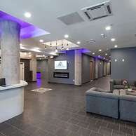 Sosuite 3BR Apt w Balcony, W/d, Gym, On-site Bar