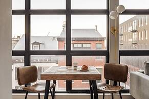 Sosuite Corner 1BR Apt w W/d, Shared Roofdeck