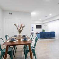 Cherry Suites 2BR Apt w W D Arcade Machine