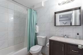 Cherry Suites 2BR Apt w W D Arcade Machine