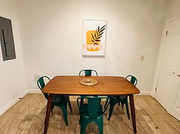 Cherry Suites 2BR Apt w W D Arcade Machine