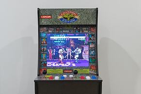 Cherry Suites 2BR Apt w W D Arcade Machine