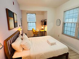 Cherry Suites 2BR Apt w W D Arcade Machine