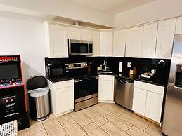 Cherry Suites 2BR Apt w W D Arcade Machine