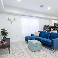 Cherry Suites 2BR Apt w W D Arcade Machine