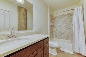 Sosuite 2BR Penthouse w W D Gym On-site Bar