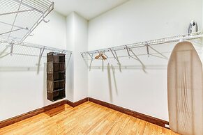 Sosuite 2BR Apt w W/d, Gym, On-site Restaurant