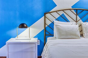 Sosuite 2BR Apt w W/d, Gym, On-site Restaurant