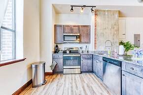Sosuite 2BR Apt w W/d, Gym, On-site Restaurant